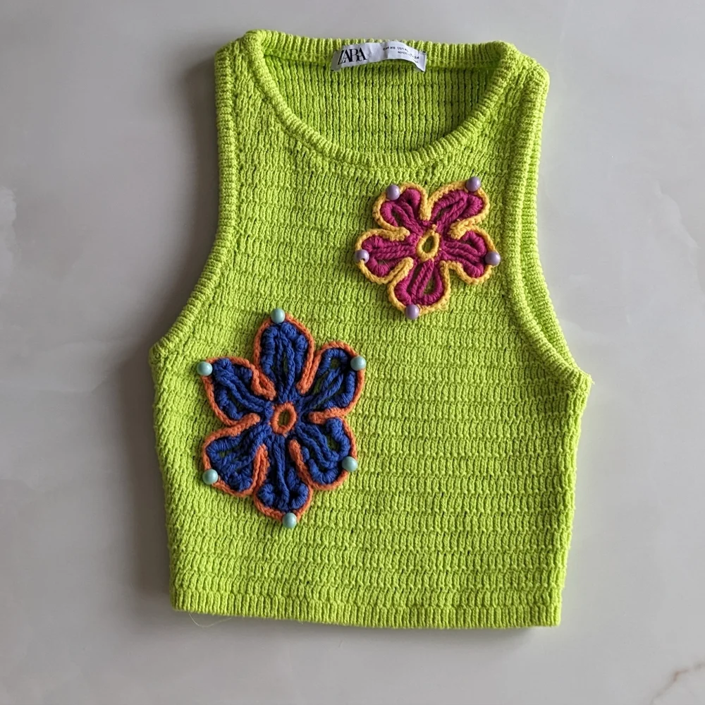FINAL PRICE Zara Green Knit Crop Top XS Floral Crochet Detail Wooden Bead Unique - Picture 1 of 3